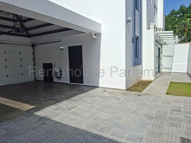 J2024GRR Alquiler de Casa en La Alameda  - Imagen 4