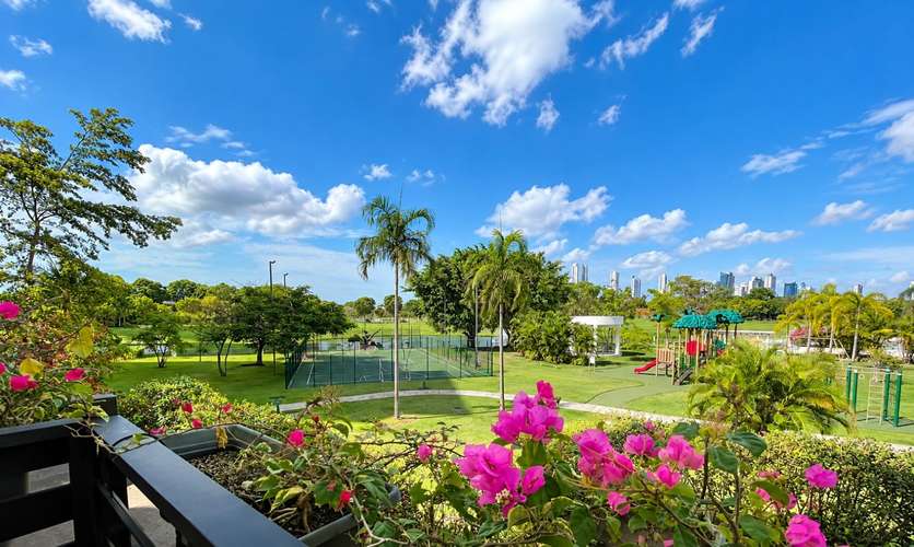 The Reserve, Santa María | Apartamento Remodelado de 308 m² con Vista al Golf | US$888,000