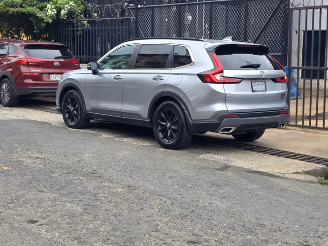 HONDA CRV PLATEADO AÑO 2023 - Imagen 5
