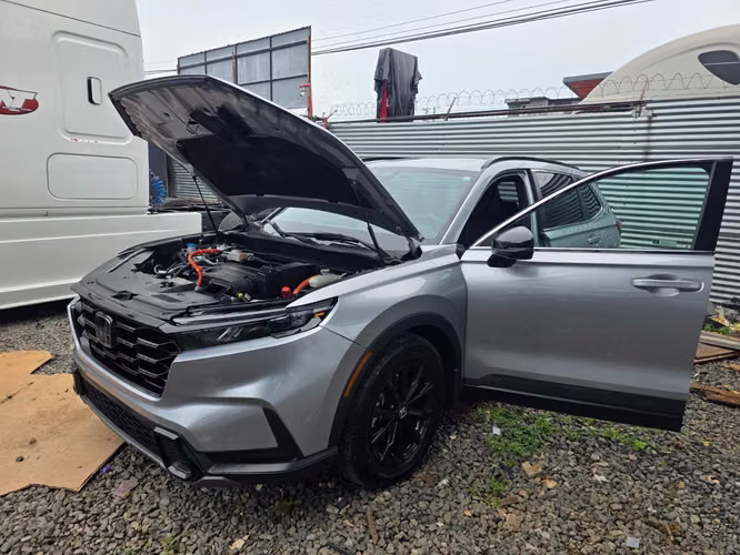 HONDA CRV PLATEADO AÑO 2023