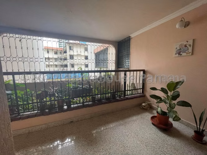 Venta Apartamento Bella Vista - 150mts. cómodo e iluminado  - Imagen 2