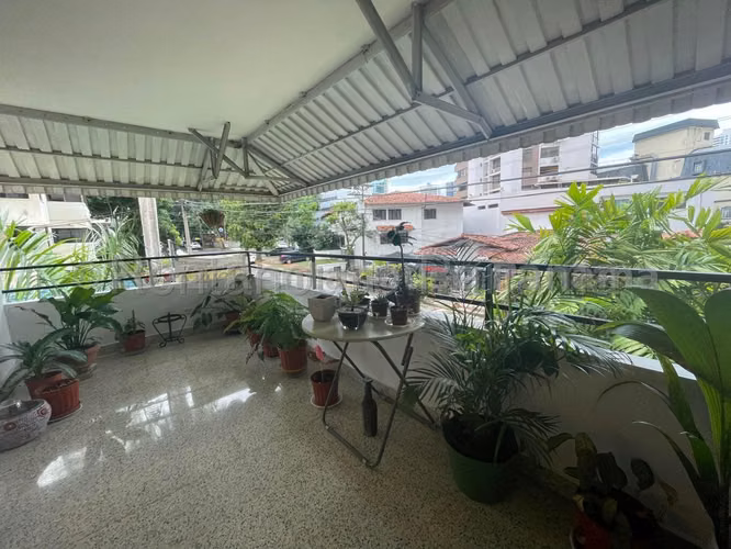 Venta Apartamento Bella Vista - 150mts. cómodo e iluminado  - Imagen 6