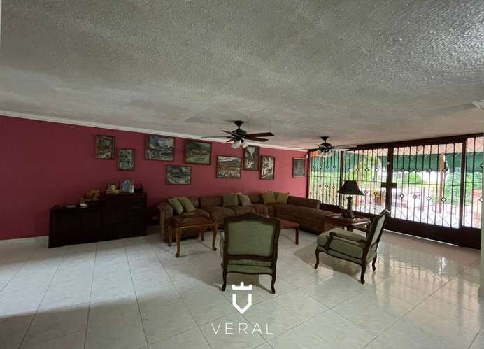 Venta de casa de 3 niveles con terraza de 37m2 en El Dorado - Betania (PD) - Imagen 3