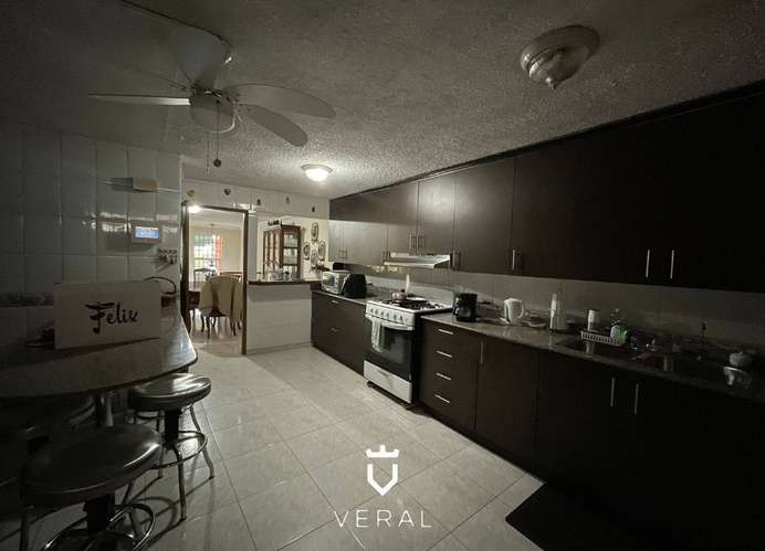 Venta de casa de 3 niveles con terraza de 37m2 en El Dorado - Betania (PD) - Imagen 7
