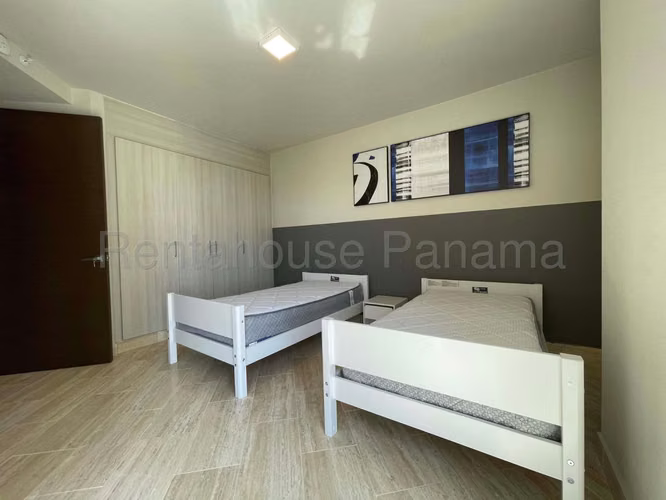 Se Vende Apartamento en Costa del Este VLU27-2372