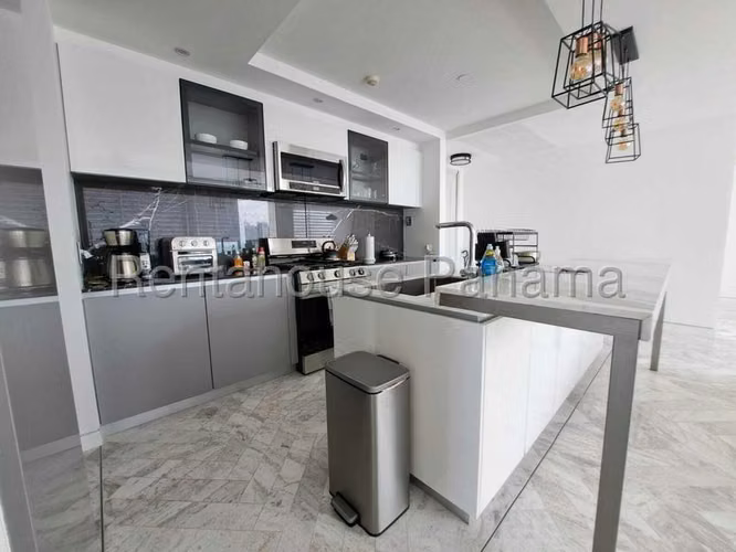Vendo Apartamento en Marbella LC27-2494