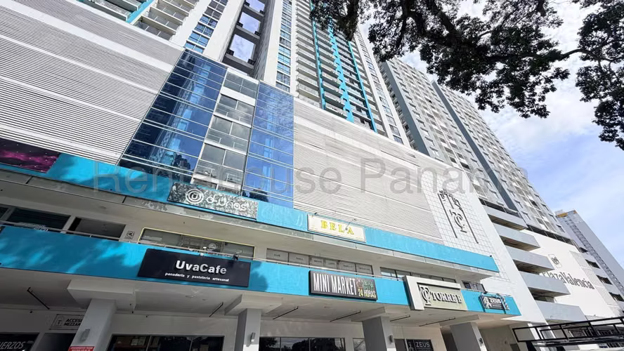 Se Vende Apartamento en Via España MDV27-2491