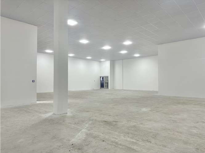 Alquiler de Local Comercial en Parque Lefevre