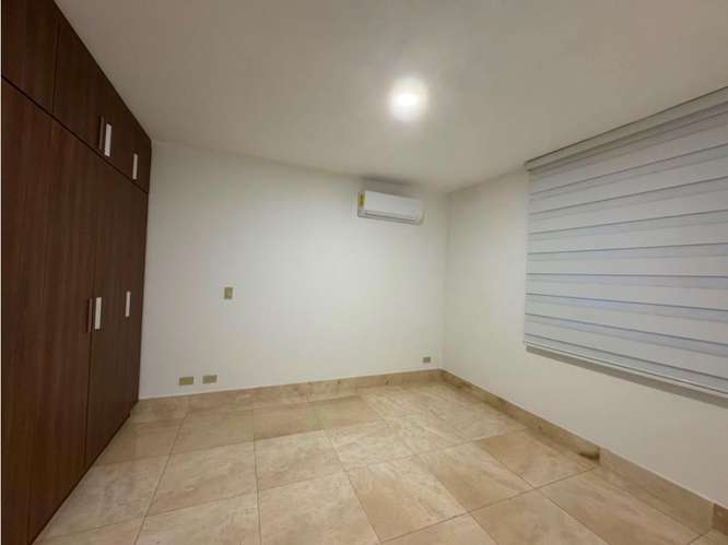 Alquiler de apartamento en PH The Colonial, Santa Marìa