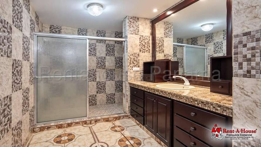 Alquilo Casa en Herrera OF27-2529