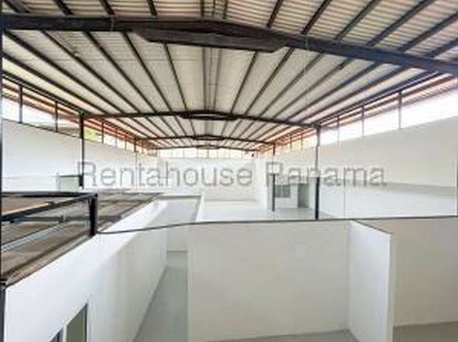 27-2550RGG Parque Lefevre Galera en alquiler. A pie de calle. 500m2 en total. Showroom oficinas. Céntrica. 
