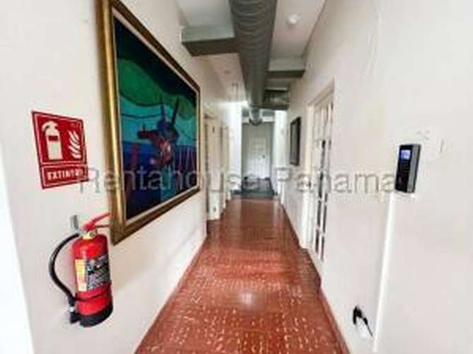 27-2550RGG Parque Lefevre Galera en alquiler. A pie de calle. 500m2 en total. Showroom oficinas. Céntrica. 