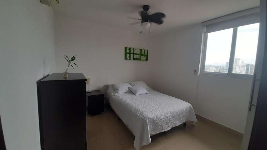 COMFORTABLE AND QUIET ROOM FOR WOMEN - IDEAL FOR YOU! IN OBARRIO.