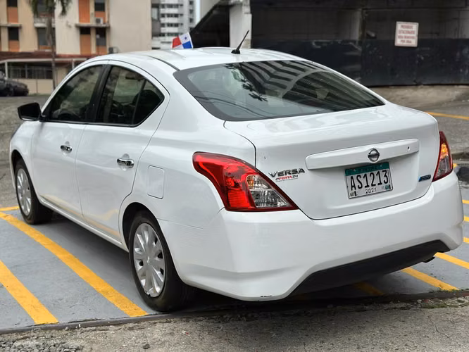 Nissan Versa 2015 