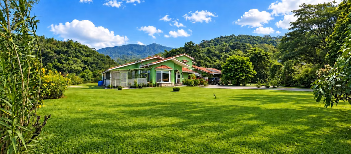 Villa Fontanella — Propiedad de montaña llave en mano con energía solar en Altos del María