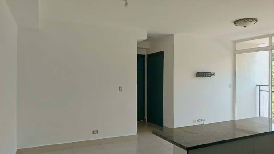 Paz, Frescura y Conectividad: Tu Nuevo Hogar frente al Bosque Privado de Costa Verde - Imagen 7
