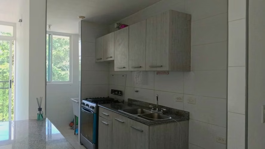 Paz, Frescura y Conectividad: Tu Nuevo Hogar frente al Bosque Privado de Costa Verde - Imagen 9
