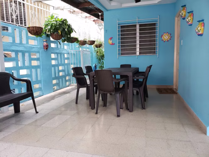 DOS PERSONAS AMOBLADA ($225.00/pers/mes) INCLUYE SERVICIOS LUZ, AGUA, GAS Y CABLE