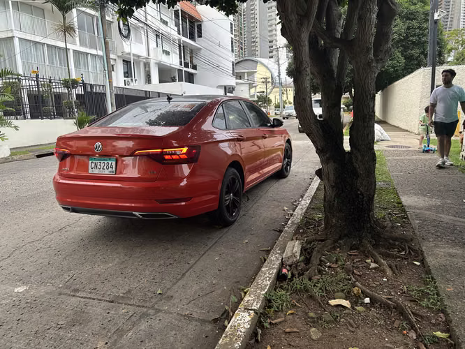 Jetta 2019 Habanero Orange 60,000 KM Interior Impecable - Full Extras - Imagen 3