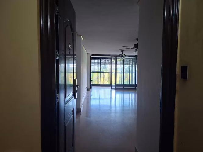 Venta de Amplió Apartamento Frente al Parque Omar - Imagen 5