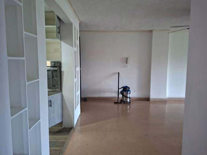 Venta de Amplió Apartamento Frente al Parque Omar - Imagen 2
