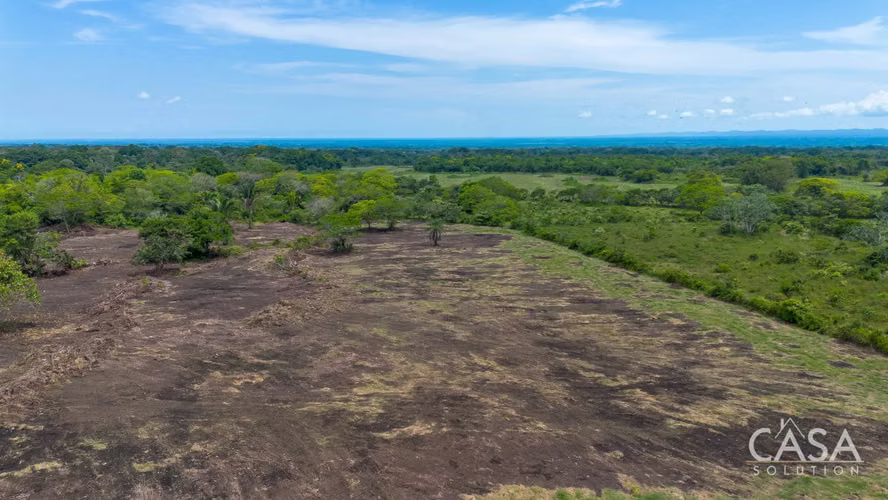 Terreno de 8 Hectáreas en Venta con Frente a la Carretera Panamericana en Bugaba, Panamá