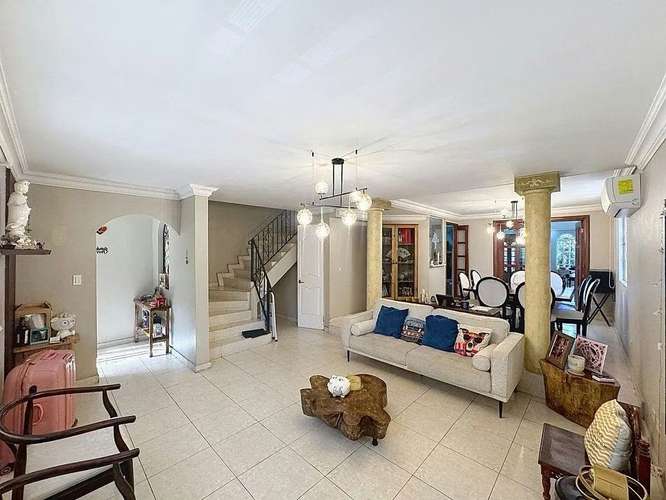 House in Altos de Panana private residential I with terrace deposit