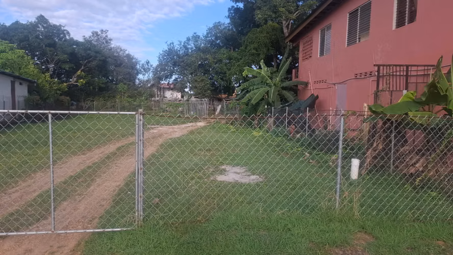 VENDO TERRENO EN LA VILLA DE LOS SANTOS CON EXCELENTE UBICACIÓN