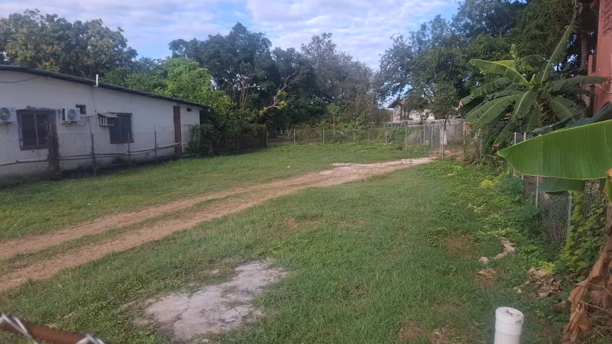 VENDO TERRENO EN LA VILLA DE LOS SANTOS CON EXCELENTE UBICACIÓN