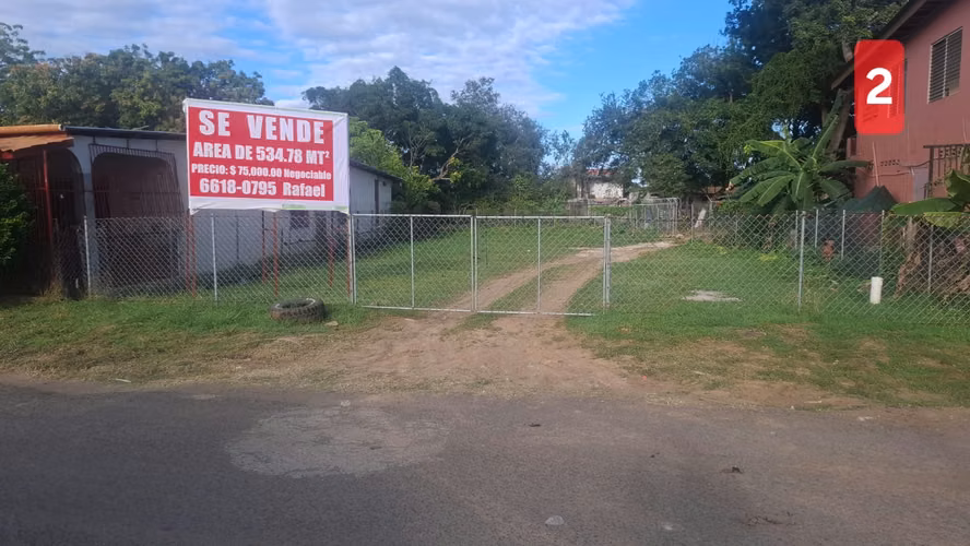 VENDO TERRENO EN LA VILLA DE LOS SANTOS CON EXCELENTE UBICACIÓN