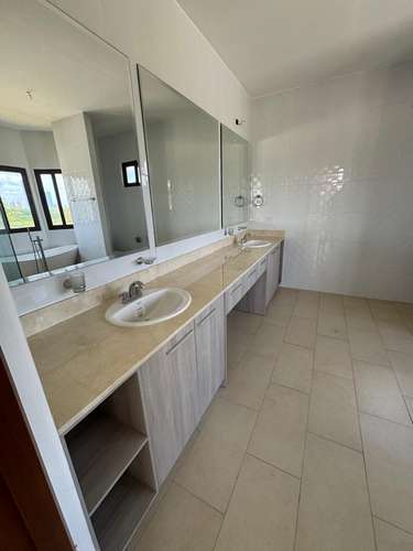 VENTA-Casa Nueva en Esquina a un Súper Precio! Residencial El Doral, Costa Sur/FOR SALE - New Corner House at a Super Pr - Imagen 8