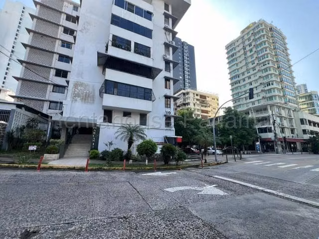 Apartment for Sale in El Crajo JG