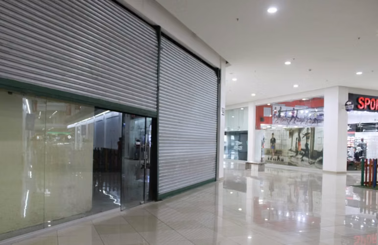 Venta de oportunidad Local Comercial o Bodega en Los Andes Mall