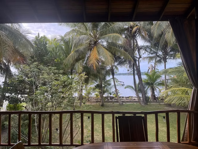 Fully Titled Waterfront Property Casa Alegria – 4BR House on Carenero (Private Dock ) - Imagen 6