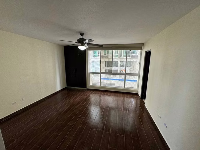 Apartamento en Obarrio I con balcón y remodelado - Imagen 12