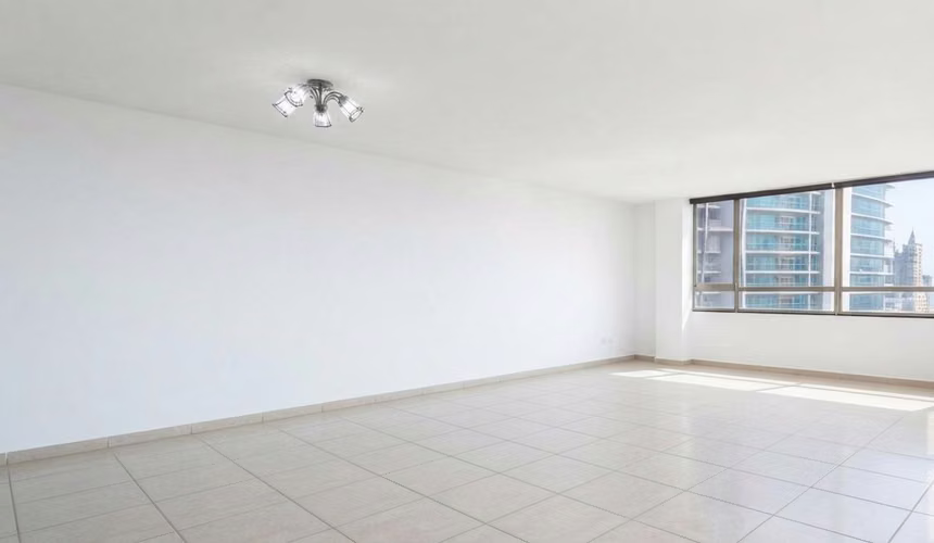 Apartamento en Bella Vista cerca de Avenida Balboa I con excelente distribucion y deposito - Imagen 2