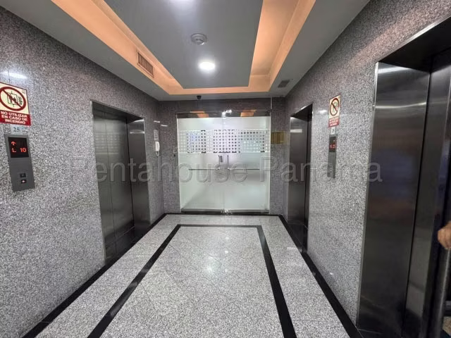 Venta de Oficina Comercial en Clle 50, Torre Empresarial 27LGG792 - Imagen 4