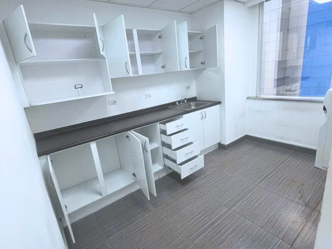 VENTA DE OFICINA COMERCIAL EN TORRE LAS AMÉRICAS, PUNTA PACÍFICA (8)