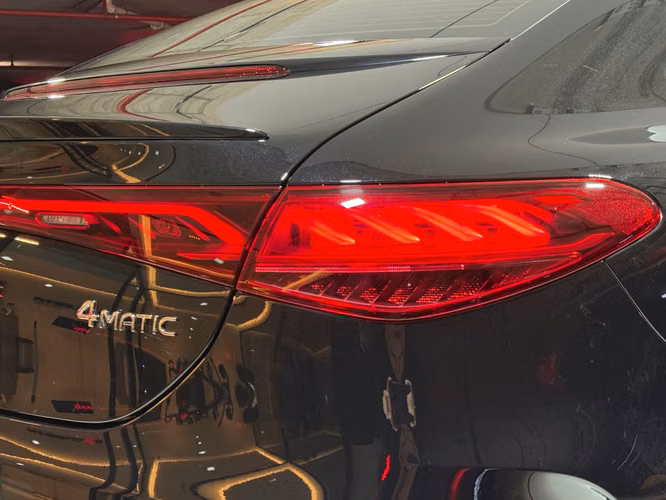 MERCEDES-BENZ EQE 500 4MATIC LUXURY 2025
