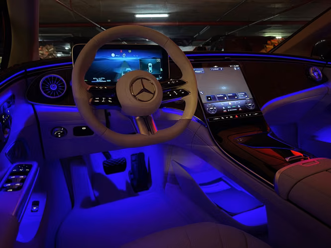 MERCEDES-BENZ EQE 500 4MATIC LUXURY 2025