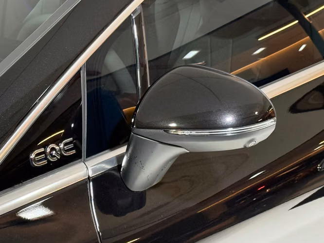 MERCEDES-BENZ EQE 500 4MATIC LUXURY 2025