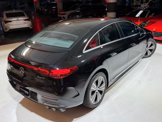 MERCEDES-BENZ EQE 500 4MATIC LUXURY 2025