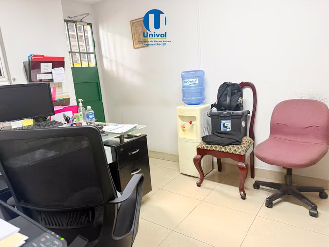 Galera Comercial en Alquiler en Parque Lefevre - Imagen 7