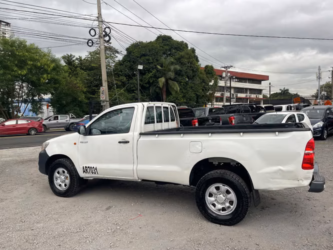 TOYOTA HILUX 2015 MANUAL - Imagen 4