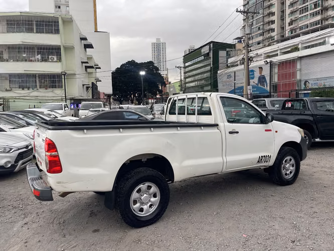 TOYOTA HILUX 2015 MANUAL - Imagen 3