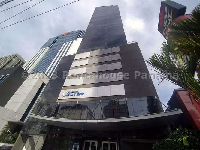 Alquilo Oficina en Calle 50 LC27-2498