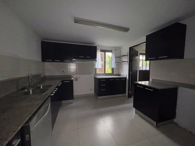 OPORTUNIDAD CASA UNIFAMILIAR EN VENTA EN PH WOODLANDS PANAMA PACIFICO - Imagen 6