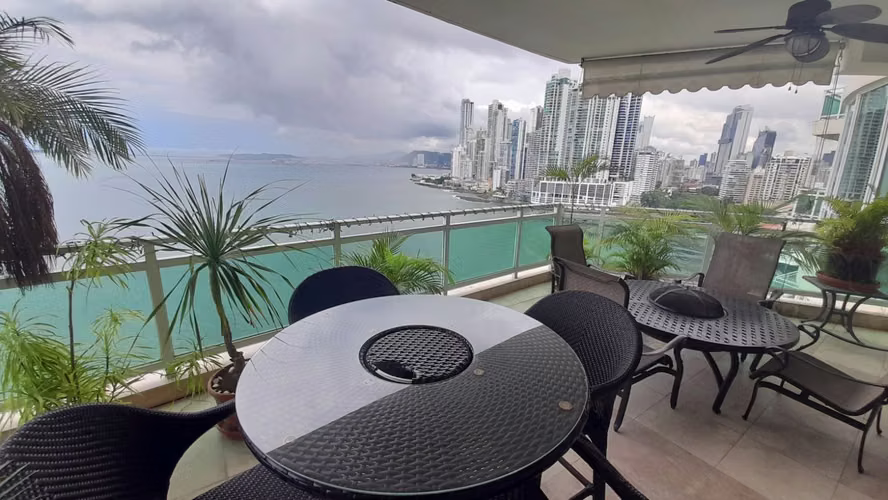 Bahia Pacifica. 427mts 4r 4.5b 3est 1dep $1,250,000.00 - Imagen 2