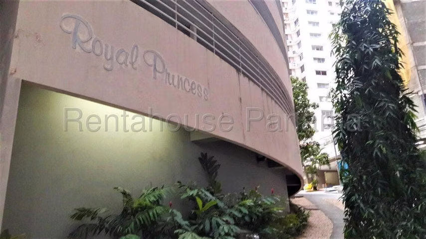 2 bedroom spacious apartment in Punta Paitilla