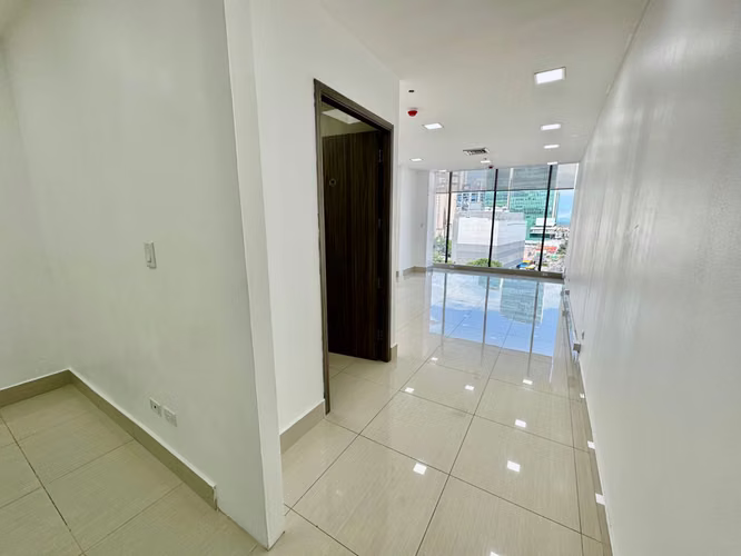 OFICINA EN RBS TOWER · 56 M² · BAÑO PRIVADO · 1002A - Imagen 10